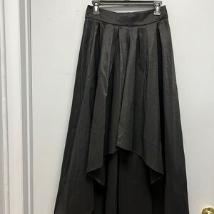 Mad For Love High Low Asymmetrical Shimmer/ Satin Finish Skirt Size Large